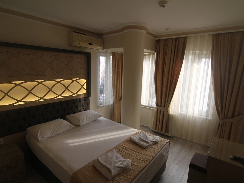 Grand Liza Hotel