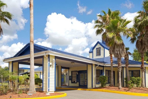 Baymont By Wyndham Orlando Lake Buena Vista South