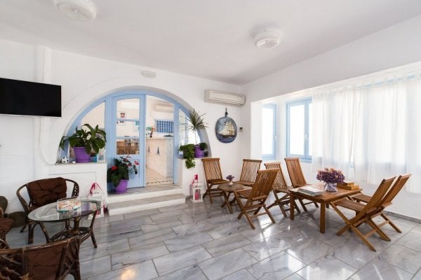 Stratos Apartments & Studios
