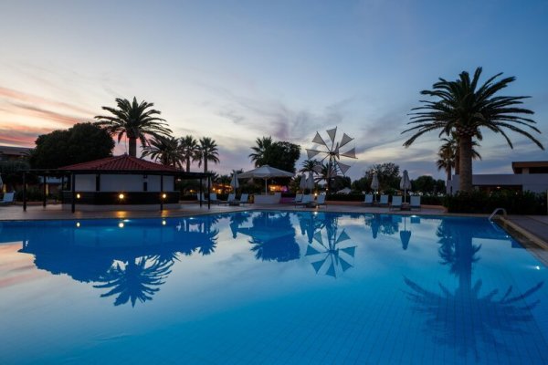 Anissa Beach & Village Hotel