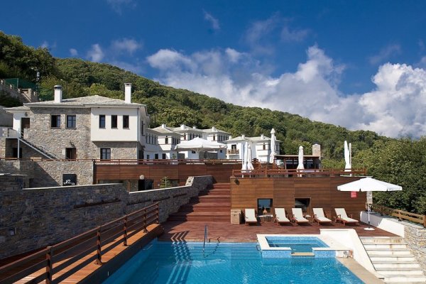 12 Months Luxury Resort