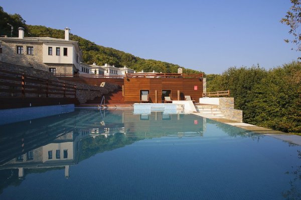 12 Months Luxury Resort