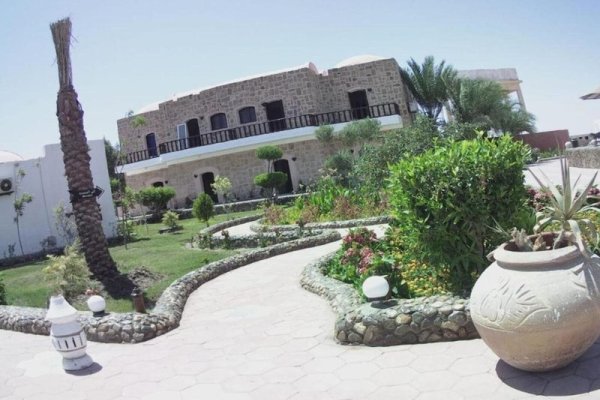 Dolphin Continental Hotel
