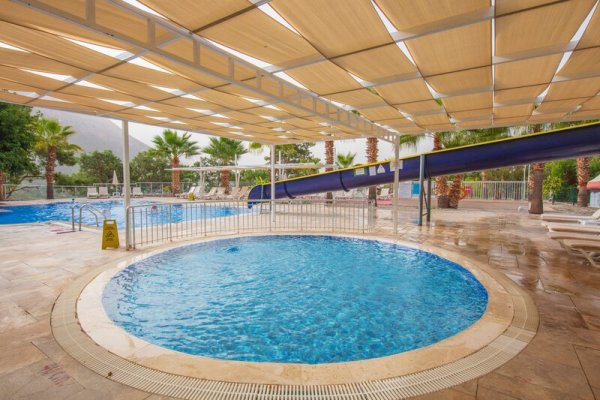 Nicholas Park Hotel
