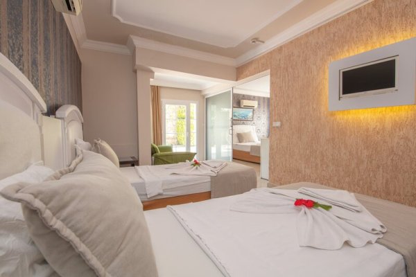 Nicholas Park Hotel