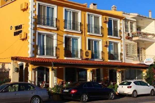 Foca Yali Hotel
