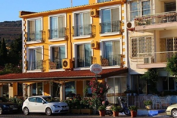 Foca Yali Hotel