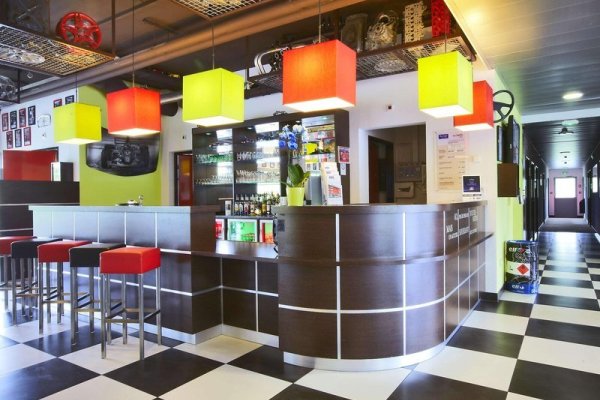 Kyriad Design Enzo Metz Sud Augny