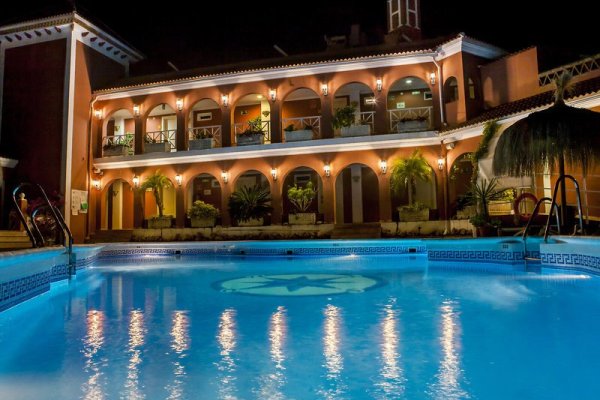 Hotel Los Arcos