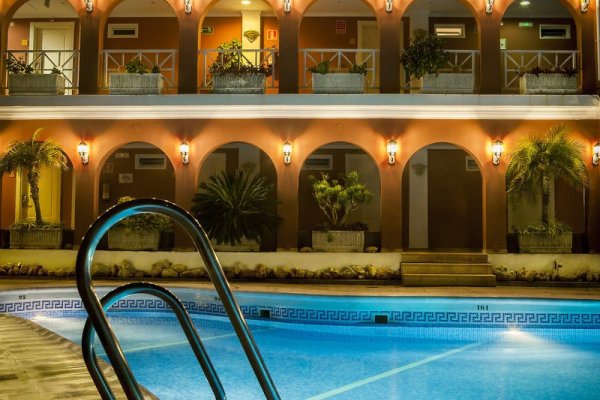 Hotel Los Arcos