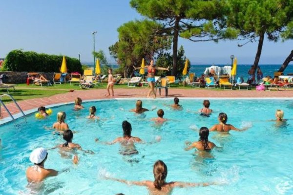 Bungalow Club Village