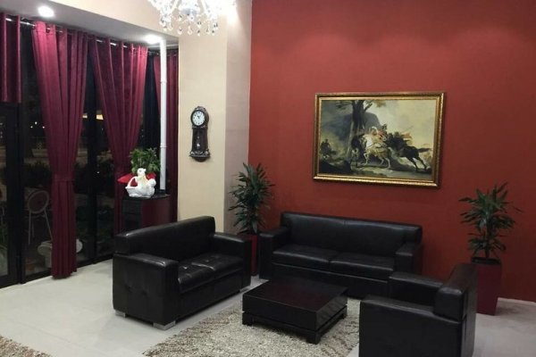 Haris Hotel