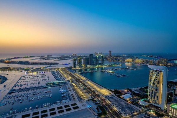 Dubai Marriott Harbour Hotel & Suites