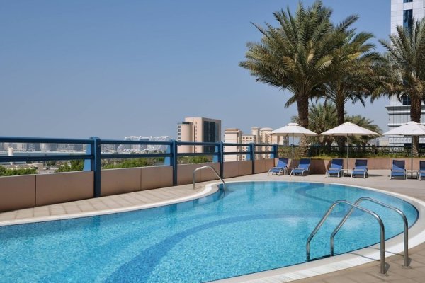 Dubai Marriott Harbour Hotel & Suites