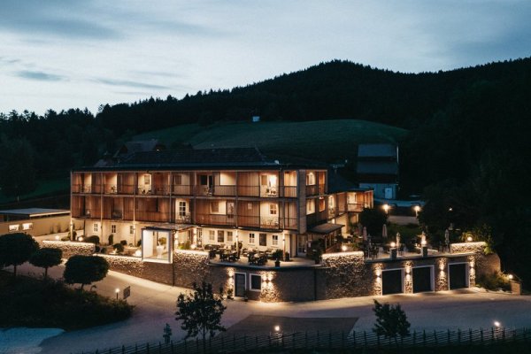 Waldhof Muhr Hotel & Restaurant