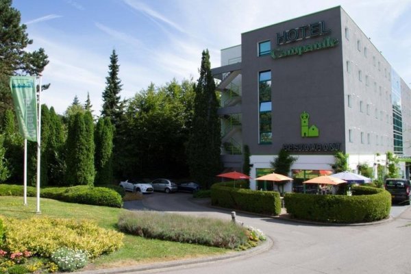 Mandarina Hotel Airport