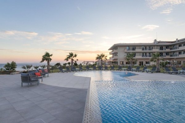 King Maron Wellness Beach Hotel