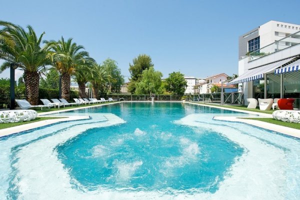 Ariha Hotel