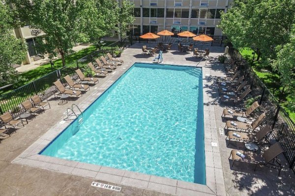 DoubleTree by Hilton Hotel Denver -Stapleton North