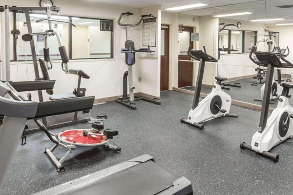 Howard Johnson Hotel Newark Airport