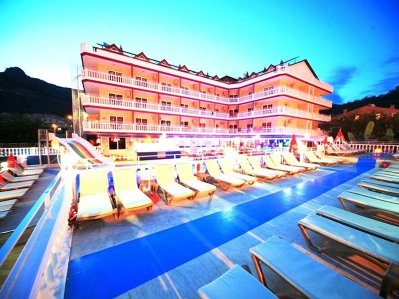 Mustis Royal Plaza