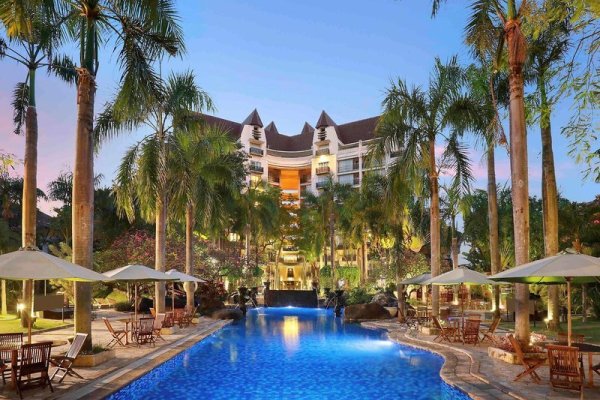 Novotel Surabaya - Hotel & Suites