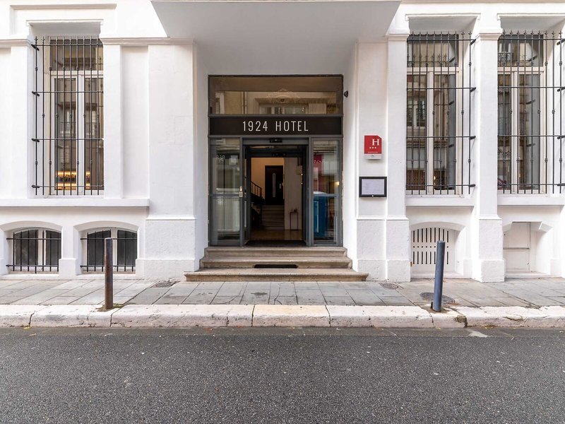 Royal Hotel