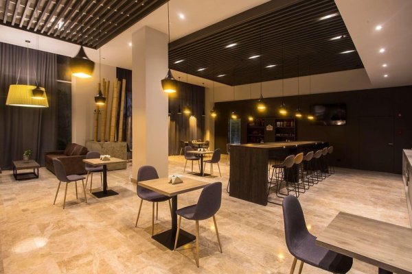 Hampton by Hilton David