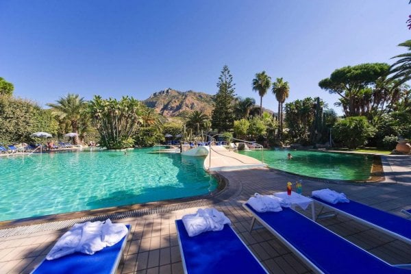 Ischia: Park Hotel Terme Mediterraneo 4* - Pláž