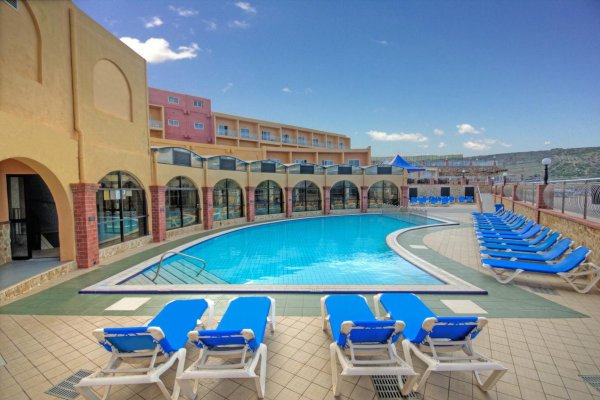 Malta: Paradise Bay Resort 4* - Bazény