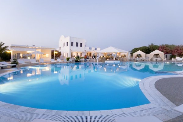 Santorini: Imperial Med 4* - Pláž