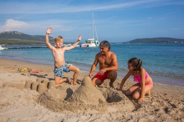 Sardínia: FUTURA Baia di Conte 4* - Pláž