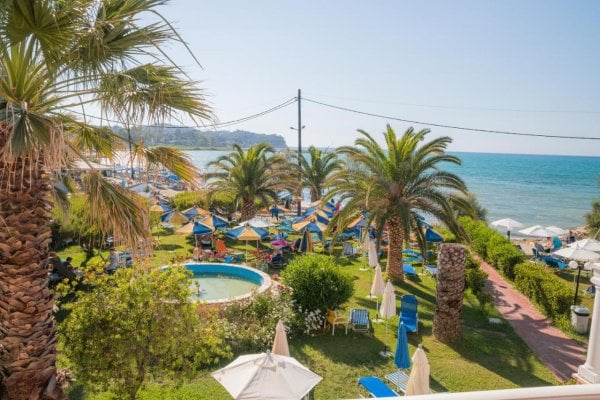 Korfu: Angela Beach Hotel & Appartments 3* - Pláž