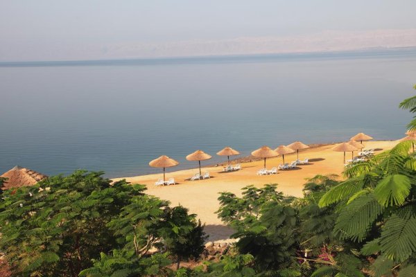 Jordánsko, Mŕtve more: Holiday Inn Dead Sea 5* - Pláž