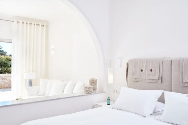 Santorini: Santo Miramare Beach Resort 4*+