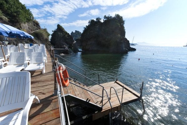 Ischia: Giardino Delle Ninfe e La Fenice 3* - Pláž