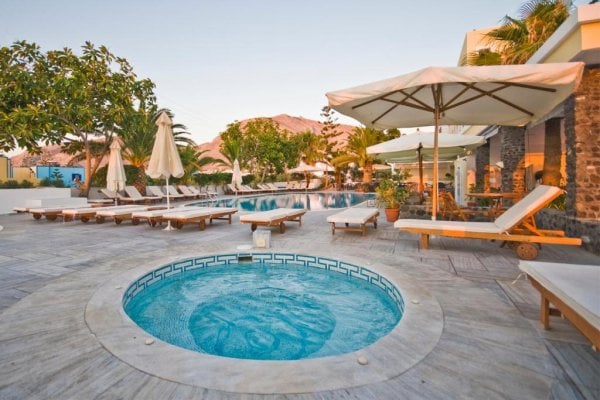 Santorini: Makarios Beach Hotel 3*