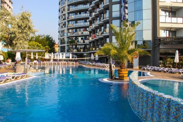 Bulharsko, Slnečné pobrežie: Hotel Meridian 4* - Bazény
