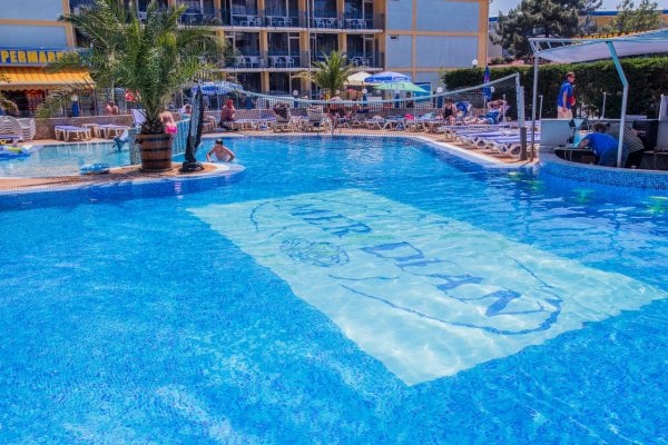 Bulharsko, Slnečné pobrežie: Hotel Meridian 4* - Bazény