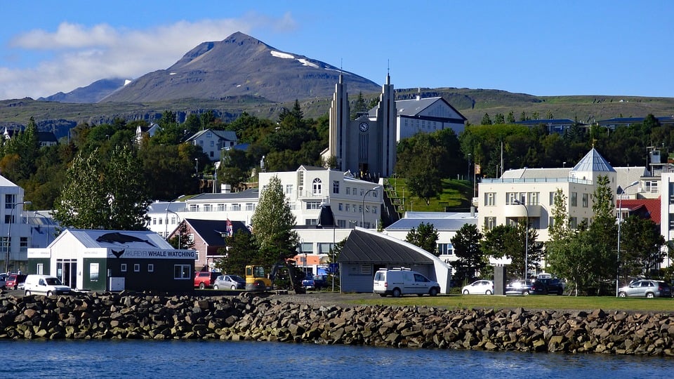 Pohľad na mestečko Akureyri
