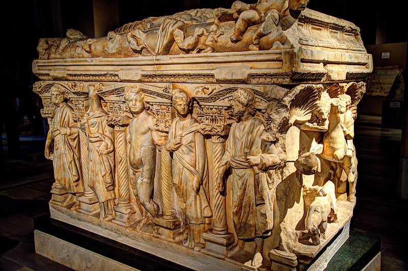 Sarkofág v Istanbul Archaeology Museum