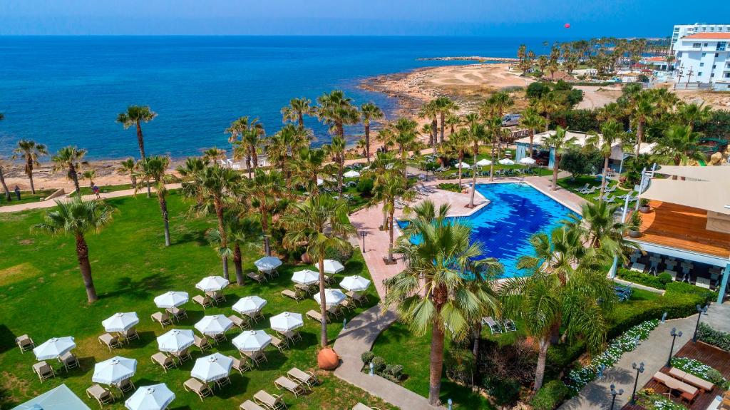Cyprus, Paphos: Aquamare Beach Hotel & Spa 4*