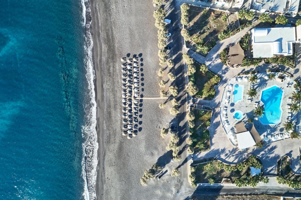 Santorini: Santo Miramare Beach Resort 4*+
