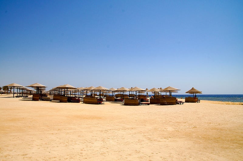 Jedna z pláží v Port Ghalib