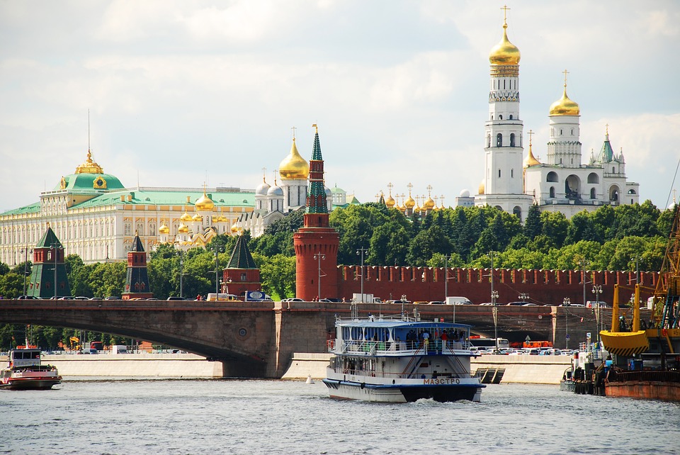 Pohľad na červené múry Kremľa