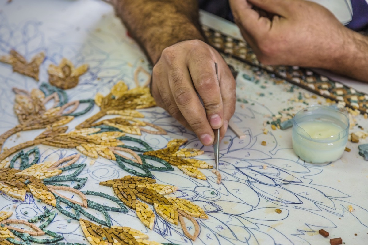 tvorba mozaiky madaba jordánsko