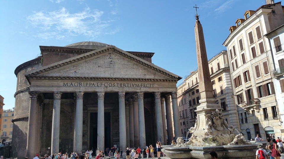 Pantéon na námestí Piazza della Rotonda