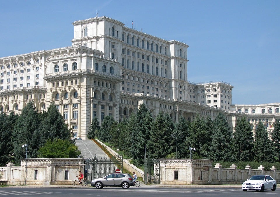 Budova parlamentu v Bukurešti