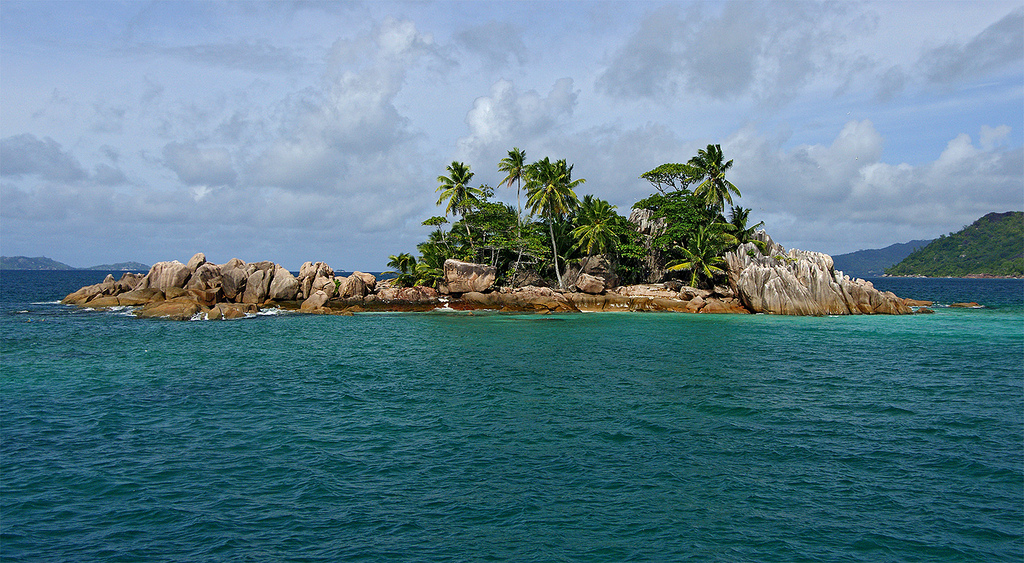 Malý neobývaný ostrov Saint Pierre