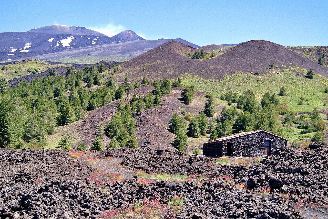 Etna je jedným zo symbolov ostrova